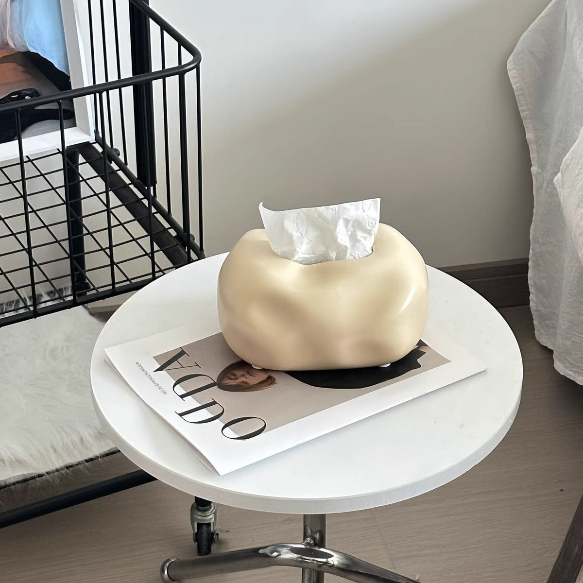 Clever Cloud-Shaped Ceramic Tissue Box Cover for Modern Decor