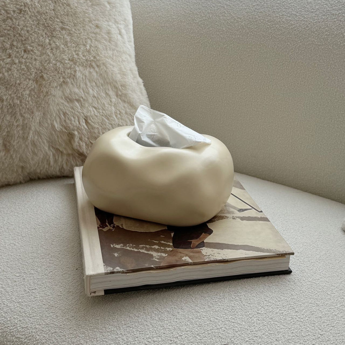 Clever Cloud-Shaped Ceramic Tissue Box Cover for Modern Decor
