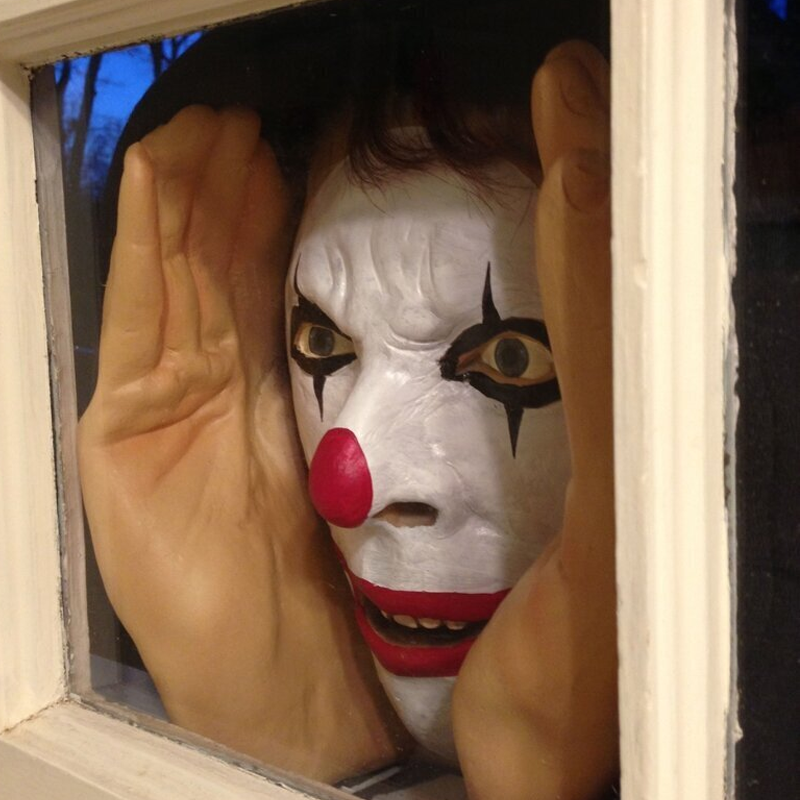 Creepy Peeker - Lifelike Halloween Window Decoration & Scary Halloween Props