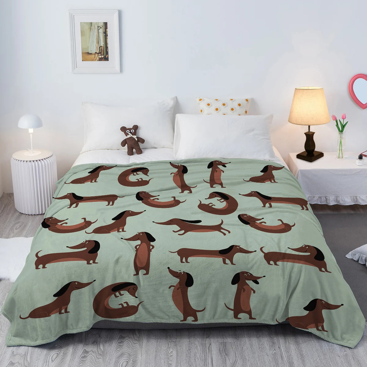 DoxiDream - Soft Flannel Dachshund Print Blanket for Cozy Comfort