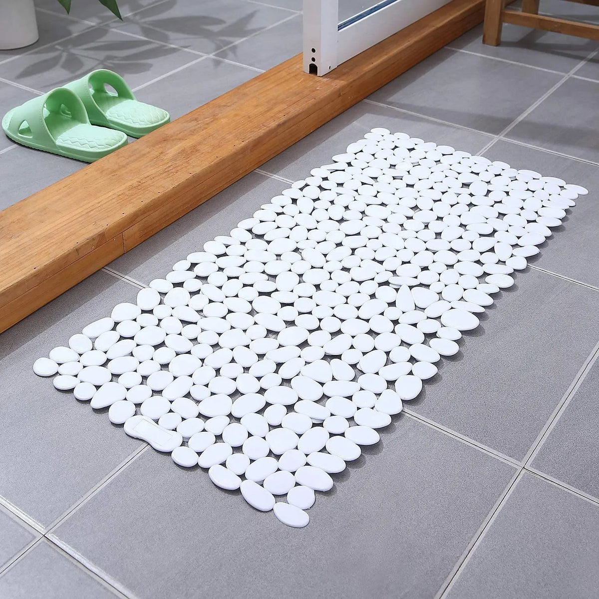 Eco-Friendly Non-Slip Pebble Bath Mat for Safe Relaxation