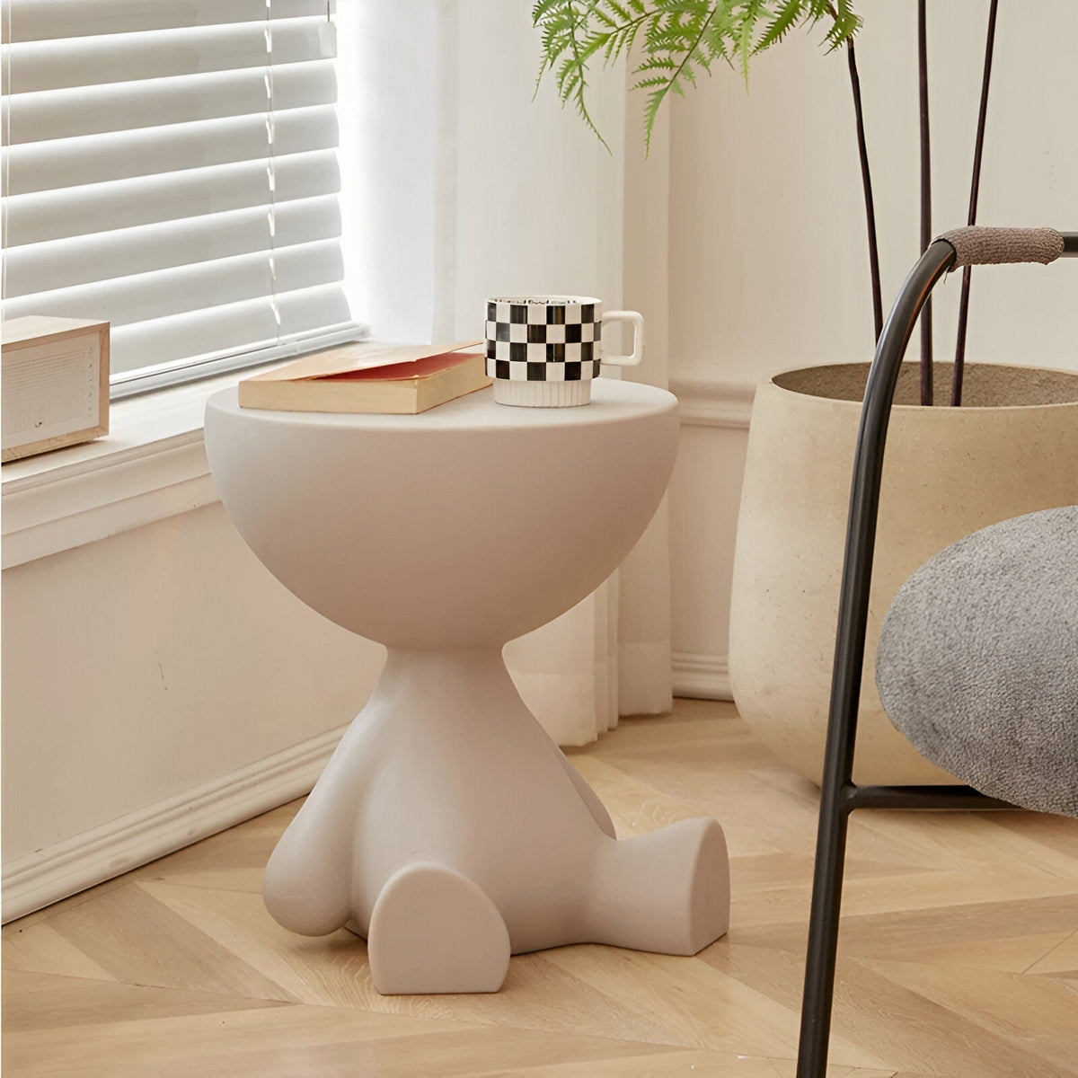 Elegant Round Coffee Table - Timeless Plastic Design for Living Room