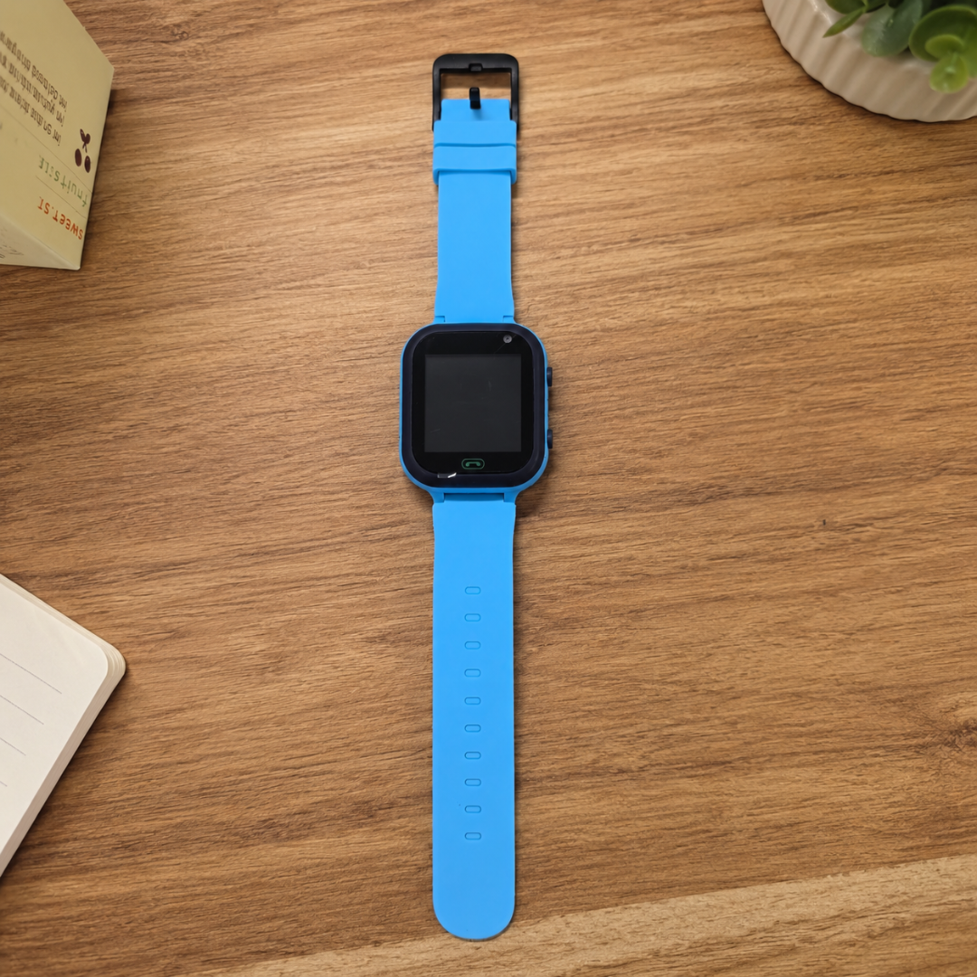 Kids Smartwatch - 4G GPS Tracker with Camera & Waterproof Design