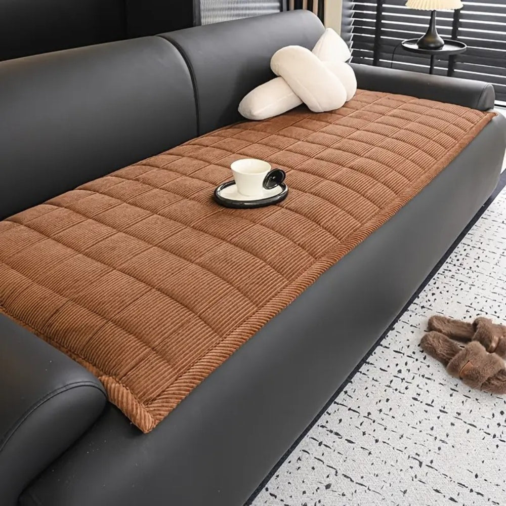Metro Line - Quilted Couch Cover Mat for Stylish Protection