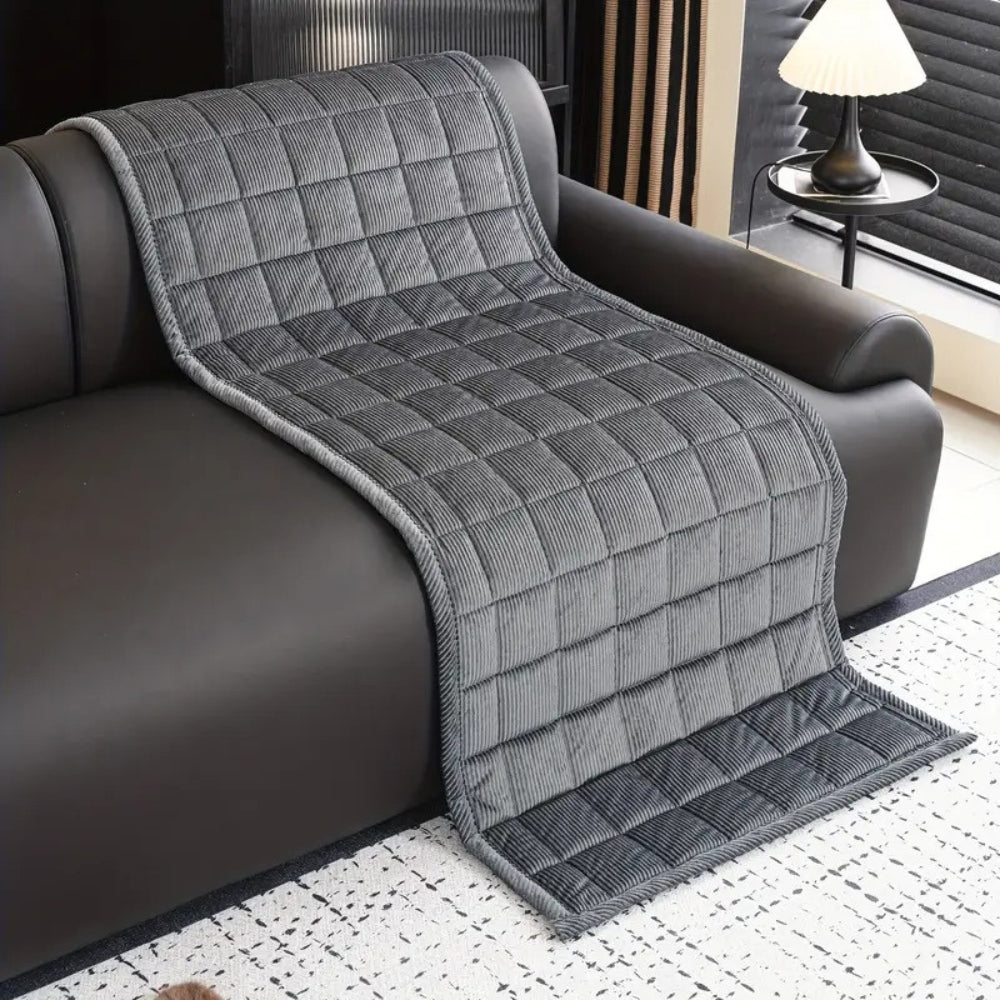 Metro Line - Quilted Couch Cover Mat for Stylish Protection