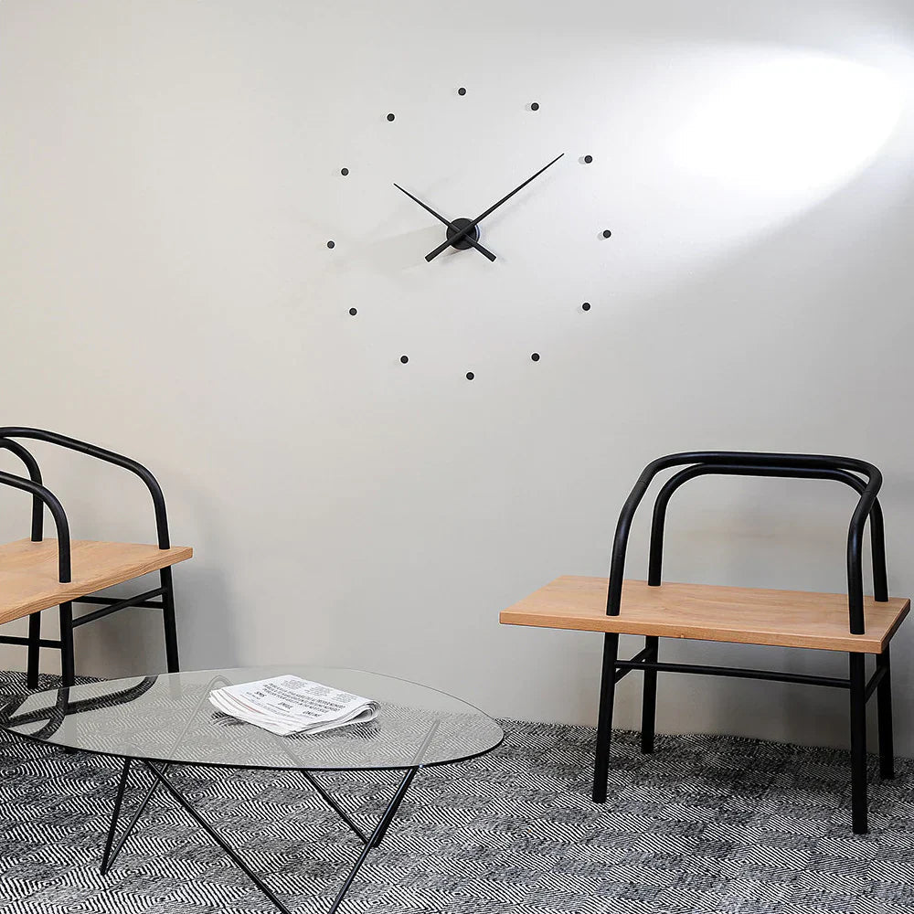Modern Large Wall Clock - Stylish Metal Design for Accurate Timekeeping