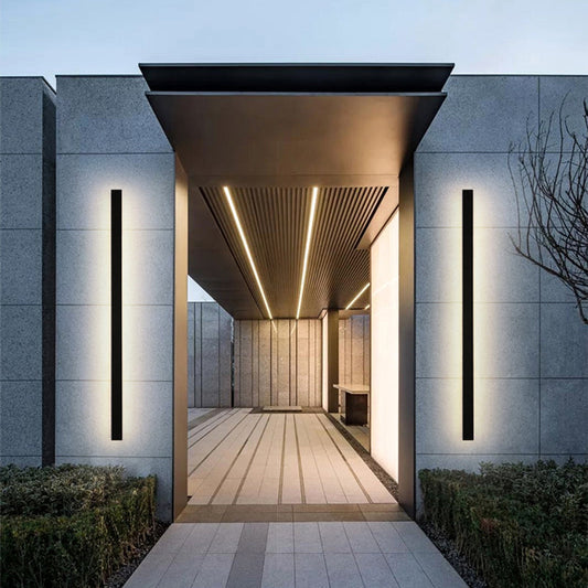 Sleek Outdoor Wall Light - Modern Vertical LED Sconce Lamp