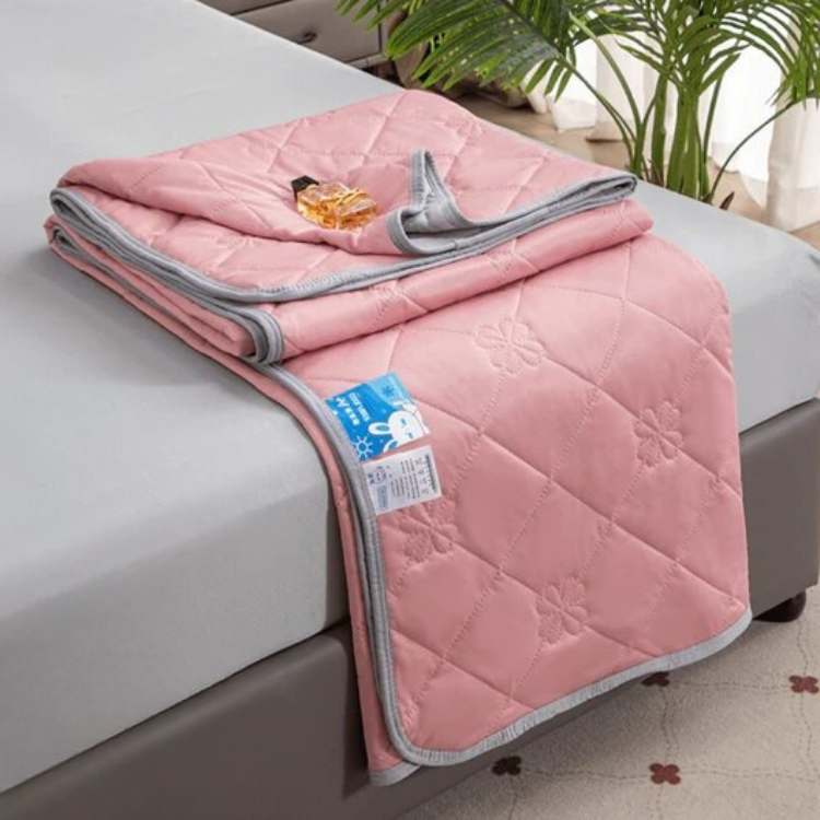 Summer Breeze Cooling Blanket Breathable 6